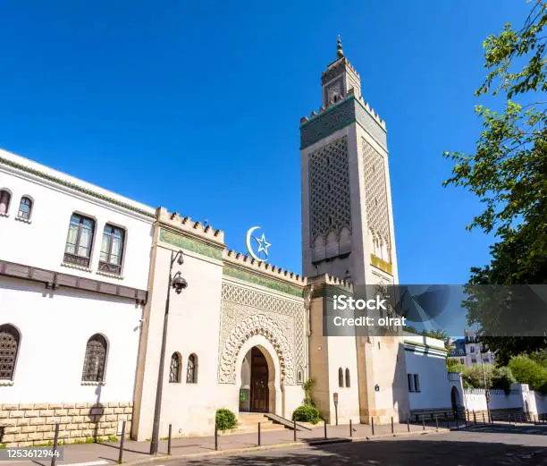 istockphoto-1253612944-612×612